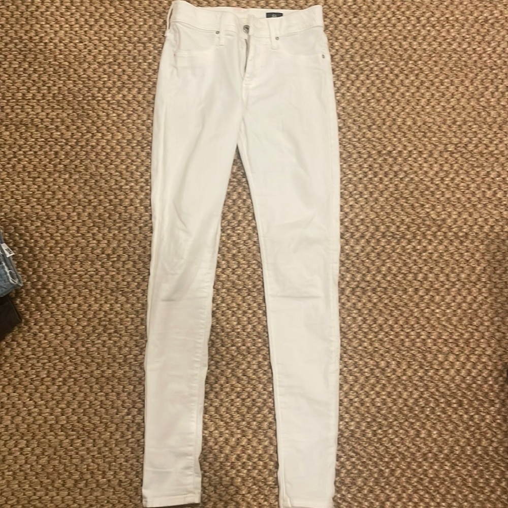 AG The Farrah Skinny Jean. White. Size 25